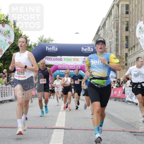 06.09.2026 - CURREX Alsterlauf Yannick Fuchs http://msf.ph/oto/10158439 06.09.2026 09:52:51 Ziel 2438, 2465, 2510, 2799, 3135, 3808, 3954, 3971, 4226, 4457, 4570, 6232, 8025, 8324 meine-sportfotos.de