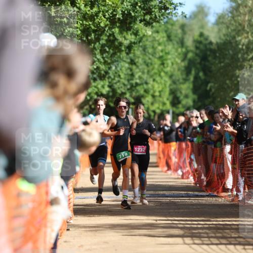 06.09.2026 - 20. Norderstedt Triathlon Mo-Foto http://msf.ph/oto/10158950 06.09.2026 10:37:12 Laufen 718, 1232, 718, 756, 1201, 1201, 1232, 1232 meine-sportfotos.de