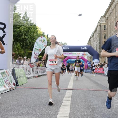 06.09.2026 - CURREX Alsterlauf Yannick Fuchs http://msf.ph/oto/10159004 06.09.2026 09:52:55 Ziel 2438, 2465, 2510, 3135, 3954, 3971, 4226, 4570, 4780, 4781, 5048, 5522, 6062, 6232, 6314, 8025, 8324 meine-sportfotos.de