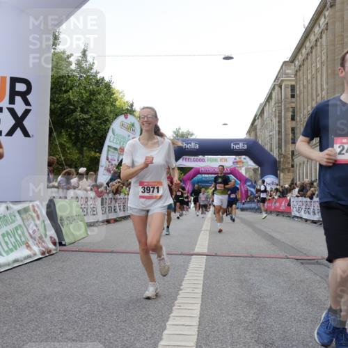 06.09.2026 - CURREX Alsterlauf Yannick Fuchs http://msf.ph/oto/10159032 06.09.2026 09:52:56 Ziel 2336, 2438, 2465, 2510, 3135, 3954, 3971, 4226, 4570, 4780, 4781, 5048, 5522, 6062, 6232, 6314, 8025, 8324 meine-sportfotos.de