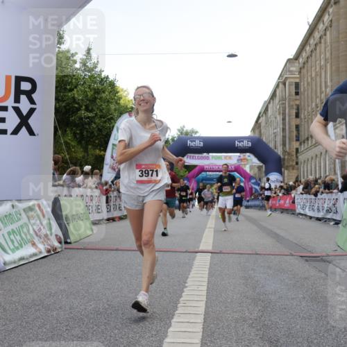06.09.2026 - CURREX Alsterlauf Yannick Fuchs http://msf.ph/oto/10159069 06.09.2026 09:52:56 Ziel 2336, 2438, 2465, 2510, 3135, 3954, 3971, 4226, 4570, 4780, 4781, 5048, 5522, 6062, 6232, 6314, 8025, 8324 meine-sportfotos.de