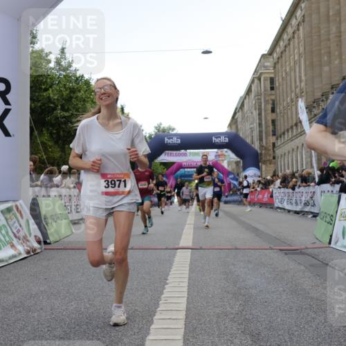 06.09.2026 - CURREX Alsterlauf Yannick Fuchs http://msf.ph/oto/10159111 06.09.2026 09:52:56 Ziel 2336, 2438, 2465, 2510, 3135, 3954, 3971, 4226, 4570, 4780, 4781, 5048, 5522, 6062, 6232, 6314, 8025, 8324 meine-sportfotos.de