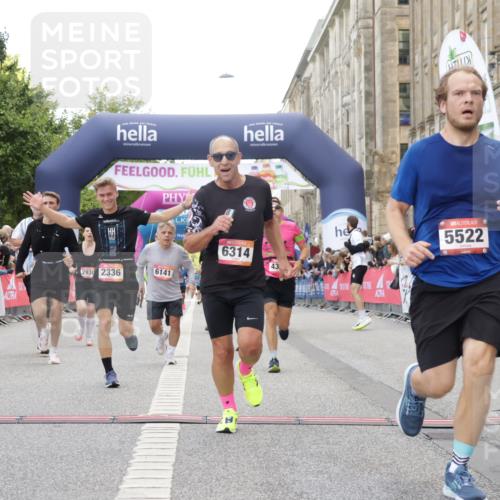 06.09.2026 - CURREX Alsterlauf Yannick Fuchs http://msf.ph/oto/10159638 06.09.2026 09:53:00 Ziel 2336, 2438, 2464, 2465, 2930, 3594, 3913, 3954, 3971, 4329, 4780, 4781, 5048, 5253, 5522, 6062, 6141, 6156, 6314, 8025, 8190, 8334 meine-sportfotos.de