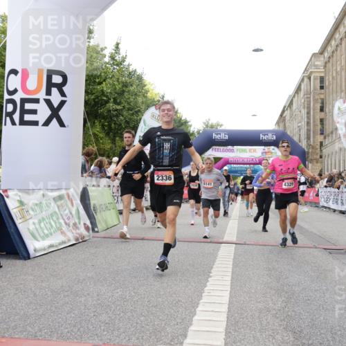 06.09.2026 - CURREX Alsterlauf Yannick Fuchs http://msf.ph/oto/10159881 06.09.2026 09:53:01 Ziel 2336, 2438, 2464, 2465, 2930, 3594, 3913, 3954, 3971, 4329, 4780, 4781, 5048, 5253, 5522, 6062, 6141, 6156, 6314, 8025, 8190, 8334 meine-sportfotos.de