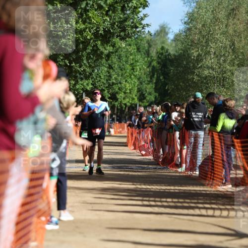 06.09.2026 - 20. Norderstedt Triathlon Mo-Foto http://msf.ph/oto/10159947 06.09.2026 10:40:46 Laufen 702, 705 meine-sportfotos.de
