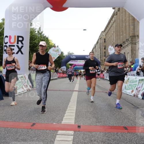 06.09.2026 - CURREX Alsterlauf Yannick Fuchs http://msf.ph/oto/10160771 06.09.2026 09:53:06 Ziel 2336, 2464, 2930, 3594, 3913, 4269, 4329, 4336, 4539, 4760, 4780, 4781, 5202, 5253, 5522, 6141, 6156, 6314, 8190, 8334 meine-sportfotos.de