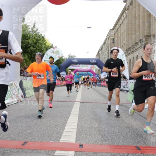 06.09.2026 - CURREX Alsterlauf Yannick Fuchs http://msf.ph/oto/10162315 06.09.2026 09:53:13 Ziel 2704, 4269, 4305, 4336, 4465, 4539, 4584, 4623, 4707, 4708, 4760, 4833, 5202, 5681, 5886, 5935, 8230, 8340 meine-sportfotos.de