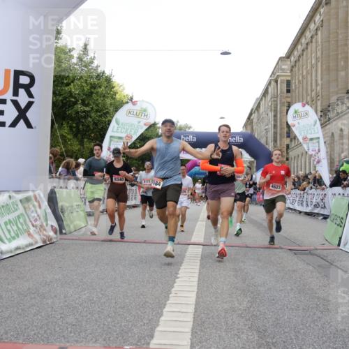06.09.2026 - CURREX Alsterlauf Yannick Fuchs http://msf.ph/oto/10163393 06.09.2026 09:53:18 Ziel 2036, 2460, 2554, 2704, 3065, 3087, 3395, 3396, 4305, 4465, 4584, 4623, 4707, 4708, 4833, 4991, 5681, 5886, 5935, 5983, 8173, 8187, 8230, 8340 meine-sportfotos.de