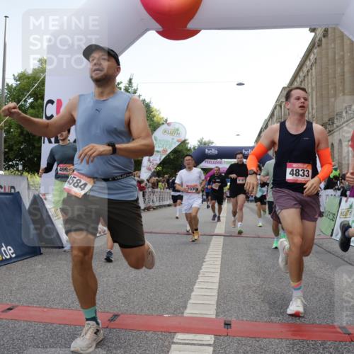 06.09.2026 - CURREX Alsterlauf Yannick Fuchs http://msf.ph/oto/10163732 06.09.2026 09:53:19 Ziel 2036, 2460, 2554, 2561, 2704, 3065, 3087, 3395, 3396, 4305, 4465, 4584, 4623, 4707, 4708, 4833, 4991, 5681, 5886, 5935, 5983, 8173, 8187, 8230, 8340 meine-sportfotos.de
