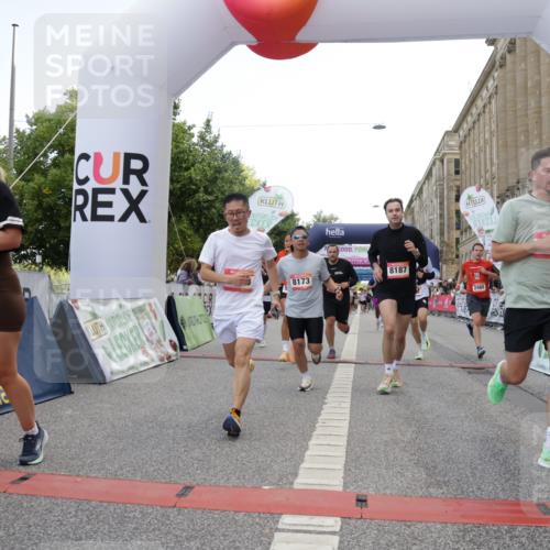 06.09.2026 - CURREX Alsterlauf Yannick Fuchs http://msf.ph/oto/10163891 06.09.2026 09:53:20 Ziel 2036, 2460, 2554, 2561, 3065, 3087, 3395, 3396, 4584, 4623, 4707, 4708, 4833, 4991, 5133, 5886, 5983, 8173, 8187, 8230, 8340 meine-sportfotos.de
