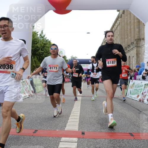 06.09.2026 - CURREX Alsterlauf Yannick Fuchs http://msf.ph/oto/10164018 06.09.2026 09:53:21 Ziel 2036, 2460, 2554, 2561, 3065, 3087, 3395, 3396, 4584, 4623, 4707, 4708, 4833, 4991, 5133, 5983, 8173, 8187, 8230, 8340 meine-sportfotos.de