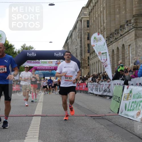 06.09.2026 - CURREX Alsterlauf Yannick Fuchs http://msf.ph/oto/10164783 06.09.2026 09:53:25 Ziel 2036, 2460, 2536, 2554, 2561, 2766, 3065, 3087, 3395, 3396, 3953, 4584, 4623, 4749, 4808, 4833, 4991, 5133, 5983, 8173, 8187, 8340 meine-sportfotos.de