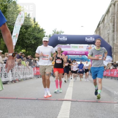 06.09.2026 - CURREX Alsterlauf Yannick Fuchs http://msf.ph/oto/10165005 06.09.2026 09:53:26 Ziel 2036, 2460, 2536, 2554, 2561, 2766, 3065, 3087, 3395, 3396, 3531, 3953, 4620, 4749, 4808, 4991, 5133, 5983, 8173, 8187 meine-sportfotos.de
