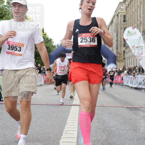 06.09.2026 - CURREX Alsterlauf Yannick Fuchs http://msf.ph/oto/10165676 06.09.2026 09:53:29 Ziel 2536, 2561, 2666, 2766, 2782, 3065, 3205, 3531, 3953, 4620, 4749, 4808, 4945, 4980, 5029, 5133, 5546, 5822, 5839, 8006, 8133 meine-sportfotos.de