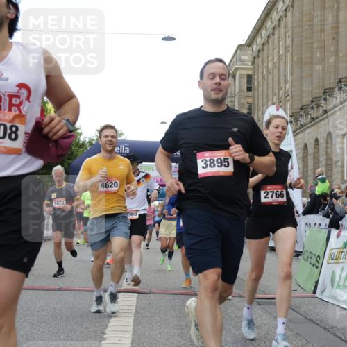 06.09.2026 - CURREX Alsterlauf Yannick Fuchs http://msf.ph/oto/10166127 06.09.2026 09:53:31 Ziel 2536, 2561, 2666, 2766, 2782, 3205, 3531, 3953, 4572, 4620, 4749, 4808, 4937, 4945, 4980, 5029, 5133, 5236, 5546, 5656, 5822, 5839, 6372, 6455, 8006, 8133, 8135 meine-sportfotos.de