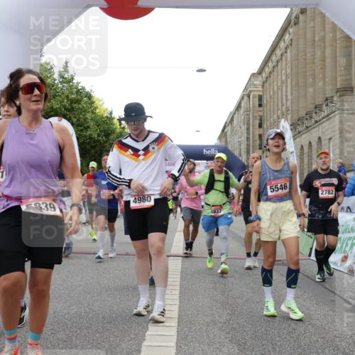 06.09.2026 - CURREX Alsterlauf Yannick Fuchs http://msf.ph/oto/10166840 06.09.2026 09:53:35 Ziel 2666, 2766, 2782, 3205, 3458, 3531, 4082, 4283, 4572, 4620, 4797, 4808, 4832, 4937, 4945, 4980, 5029, 5110, 5236, 5446, 5546, 5656, 5782, 5822, 5839, 6372, 6455, 8006, 8133, 8135 meine-sportfotos.de