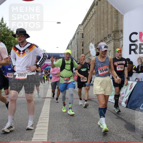 06.09.2026 - CURREX Alsterlauf Yannick Fuchs http://msf.ph/oto/10166917 06.09.2026 09:53:36 Ziel 2666, 2766, 2782, 3205, 3458, 3531, 3964, 4082, 4283, 4572, 4620, 4797, 4808, 4832, 4937, 4945, 4980, 5029, 5110, 5119, 5236, 5446, 5546, 5590, 5656, 5782, 5822, 5839, 6372, 6455, 8006, 8133, 8135 meine-sportfotos.de