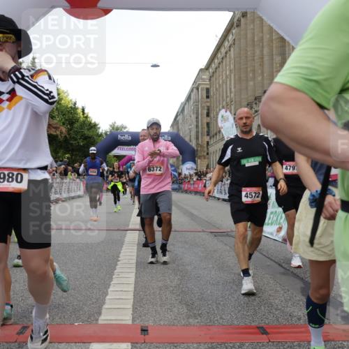 06.09.2026 - CURREX Alsterlauf Yannick Fuchs http://msf.ph/oto/10167124 06.09.2026 09:53:37 Ziel 2666, 2766, 2782, 3205, 3458, 3531, 3964, 4082, 4283, 4572, 4620, 4797, 4832, 4937, 4945, 4980, 5029, 5110, 5119, 5236, 5446, 5546, 5590, 5656, 5782, 5822, 5839, 6372, 6455, 8006, 8133, 8135 meine-sportfotos.de