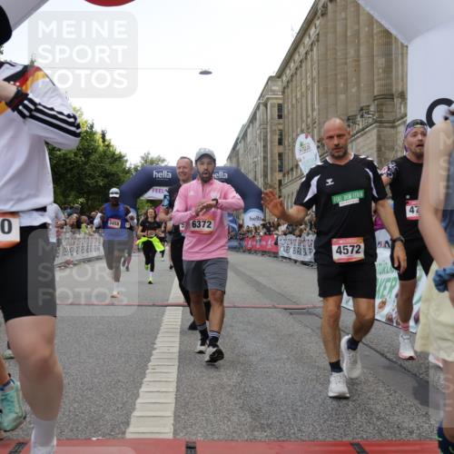 06.09.2026 - CURREX Alsterlauf Yannick Fuchs http://msf.ph/oto/10167152 06.09.2026 09:53:38 Ziel 2666, 2782, 3205, 3458, 3531, 3964, 4082, 4283, 4572, 4620, 4797, 4832, 4937, 4945, 4980, 5029, 5110, 5119, 5236, 5446, 5546, 5590, 5656, 5782, 5822, 5839, 6372, 6455, 8006, 8133, 8135 meine-sportfotos.de