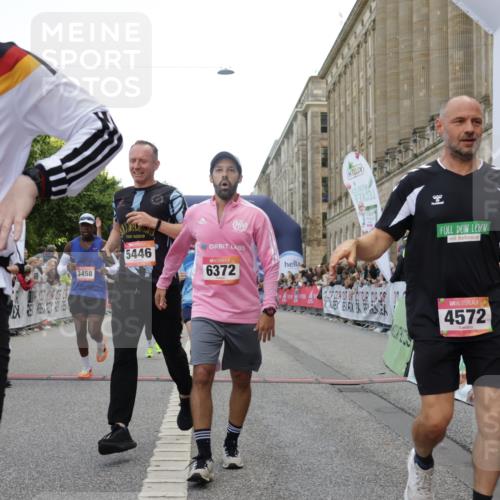 06.09.2026 - CURREX Alsterlauf Yannick Fuchs http://msf.ph/oto/10167237 06.09.2026 09:53:38 Ziel 2666, 2782, 3205, 3458, 3531, 3964, 4082, 4283, 4572, 4620, 4797, 4832, 4937, 4945, 4980, 5029, 5110, 5119, 5236, 5446, 5546, 5590, 5656, 5782, 5822, 5839, 6372, 6455, 8006, 8133, 8135 meine-sportfotos.de