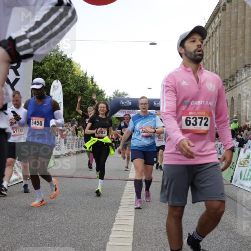 06.09.2026 - CURREX Alsterlauf Yannick Fuchs http://msf.ph/oto/10167553 06.09.2026 09:53:40 Ziel 2537, 2782, 3458, 3964, 4082, 4283, 4571, 4572, 4797, 4832, 4937, 4945, 5110, 5119, 5236, 5446, 5483, 5546, 5590, 5656, 5782, 5839, 6372, 6455, 6477, 8133, 8135 meine-sportfotos.de