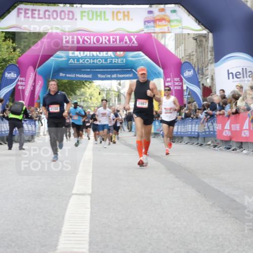 06.09.2026 - CURREX Alsterlauf Yannick Fuchs http://msf.ph/oto/10168508 06.09.2026 09:53:48 Ziel 2537, 3102, 3661, 3964, 4571, 4617, 5119, 5483, 5590, 5884, 5987, 6477 meine-sportfotos.de
