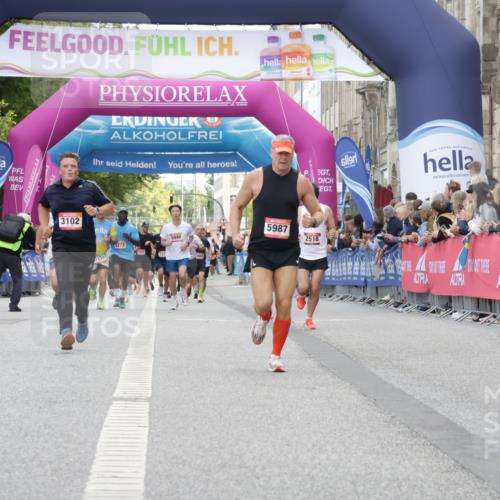 06.09.2026 - CURREX Alsterlauf Yannick Fuchs http://msf.ph/oto/10168643 06.09.2026 09:53:49 Ziel 2537, 3102, 3661, 4571, 4617, 5483, 5884, 5987, 6477 meine-sportfotos.de
