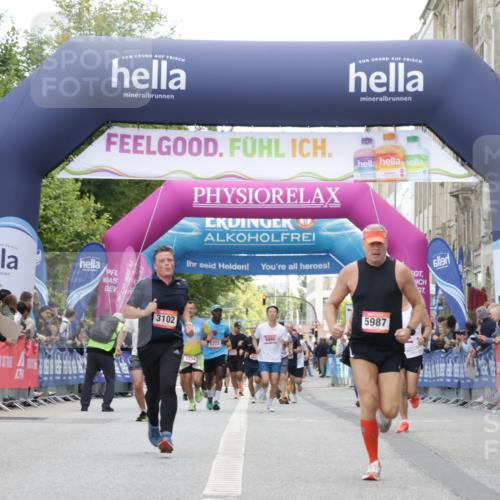 06.09.2026 - CURREX Alsterlauf Yannick Fuchs http://msf.ph/oto/10168681 06.09.2026 09:53:49 Ziel 2537, 3102, 3661, 4571, 4617, 5483, 5884, 5987, 6477 meine-sportfotos.de