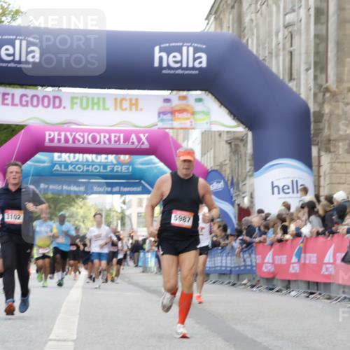 06.09.2026 - CURREX Alsterlauf Yannick Fuchs http://msf.ph/oto/10168728 06.09.2026 09:53:50 Ziel 2537, 3102, 3661, 4571, 4617, 5483, 5884, 5987, 6477 meine-sportfotos.de