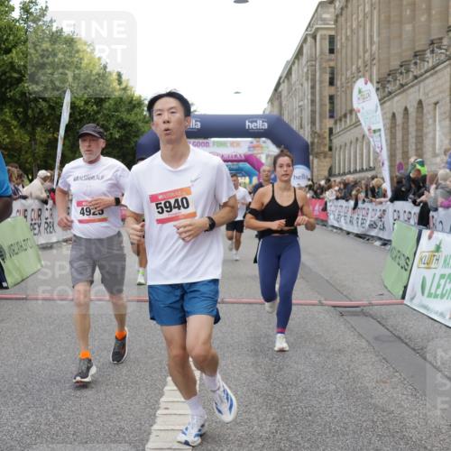 06.09.2026 - CURREX Alsterlauf Yannick Fuchs http://msf.ph/oto/10174652 06.09.2026 09:54:02 Ziel 2309, 2347, 2518, 3231, 3334, 3556, 3701, 3852, 3944, 4801, 4803, 4925, 4965, 5273, 5940, 6016, 6125, 6234, 8246, 8299, 8322 meine-sportfotos.de