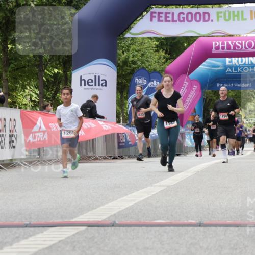 06.09.2026 - CURREX Alsterlauf Yannick Fuchs http://msf.ph/oto/10174715 06.09.2026 12:01:25 Ziel 1026, 1073, 1243, 1265 meine-sportfotos.de
