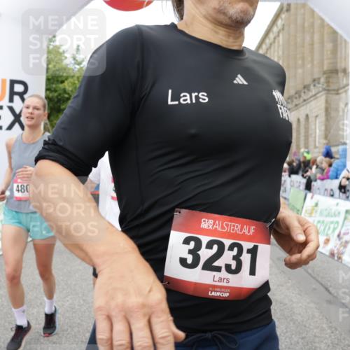 06.09.2026 - CURREX Alsterlauf Yannick Fuchs http://msf.ph/oto/10174783 06.09.2026 09:54:05 Ziel 2347, 3231, 3334, 3483, 3556, 3701, 3852, 3944, 4801, 4803, 4925, 4965, 5273, 5354, 5528, 5684, 5696, 5940, 6016, 6184, 6234, 8246, 8299, 8322 meine-sportfotos.de