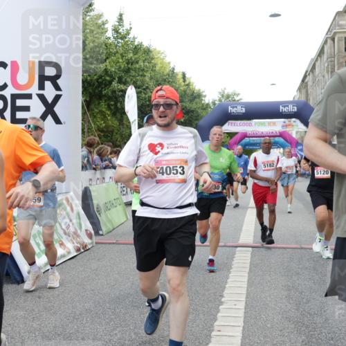 06.09.2026 - CURREX Alsterlauf Yannick Fuchs http://msf.ph/oto/10174975 06.09.2026 09:54:13 Ziel 2359, 2405, 2415, 2530, 3391, 3483, 3701, 3944, 4053, 4054, 4182, 4308, 4309, 4564, 4965, 5103, 5120, 5182, 5353, 5354, 5528, 5684, 5696, 5900, 6016, 6184, 6287, 8246, 8299, 8322 meine-sportfotos.de