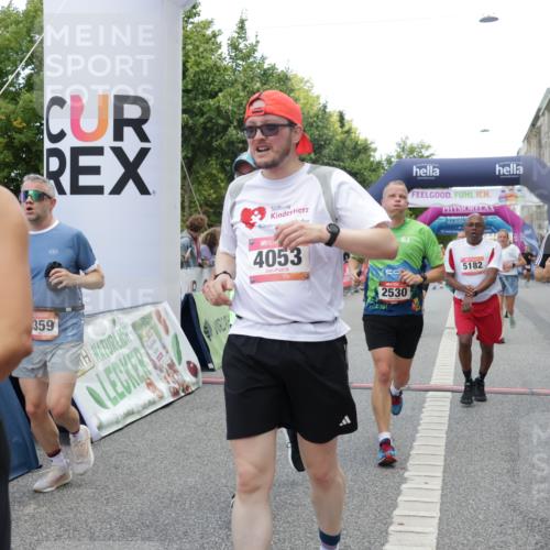 06.09.2026 - CURREX Alsterlauf Yannick Fuchs http://msf.ph/oto/10174999 06.09.2026 09:54:13 Ziel 2359, 2405, 2415, 2530, 3391, 3483, 3701, 3944, 4053, 4054, 4182, 4308, 4309, 4564, 4965, 5103, 5120, 5182, 5353, 5354, 5528, 5684, 5696, 5900, 6016, 6184, 6287, 8246, 8299, 8322 meine-sportfotos.de