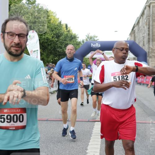 06.09.2026 - CURREX Alsterlauf Yannick Fuchs http://msf.ph/oto/10175117 06.09.2026 09:54:15 Ziel 2359, 2405, 2415, 2530, 3391, 3483, 3770, 4053, 4054, 4182, 4308, 4309, 4316, 4326, 4564, 5103, 5120, 5182, 5353, 5354, 5528, 5684, 5696, 5900, 6184, 6287, 6442 meine-sportfotos.de