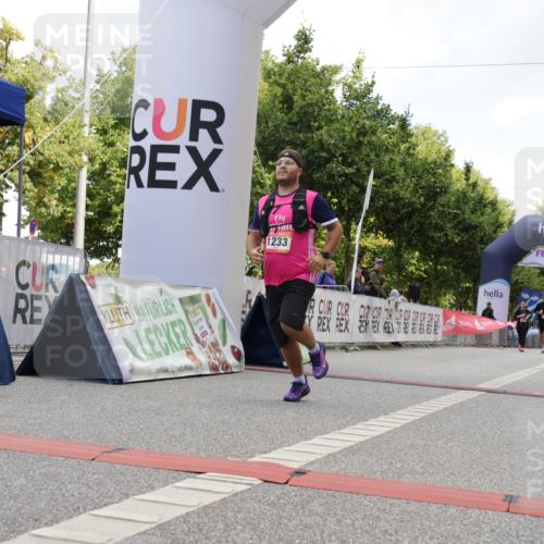 06.09.2026 - CURREX Alsterlauf Yannick Fuchs http://msf.ph/oto/10175175 06.09.2026 12:01:37 Ziel 1073, 1147, 1155, 1156, 1233, 1265 meine-sportfotos.de