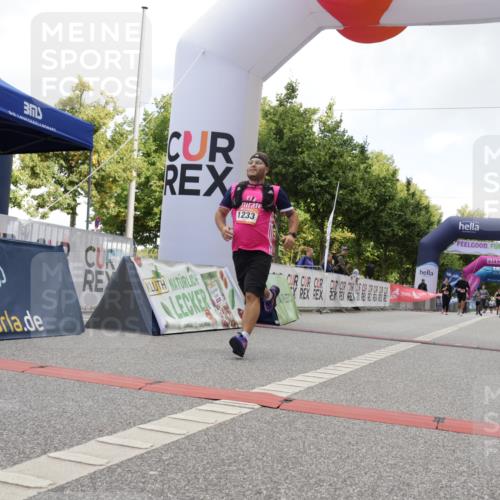 06.09.2026 - CURREX Alsterlauf Yannick Fuchs http://msf.ph/oto/10175189 06.09.2026 12:01:37 Ziel 1073, 1147, 1155, 1156, 1233, 1265 meine-sportfotos.de