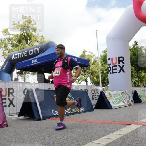 06.09.2026 - CURREX Alsterlauf Yannick Fuchs http://msf.ph/oto/10175279 06.09.2026 12:01:38 Ziel 1147, 1155, 1156, 1233 meine-sportfotos.de