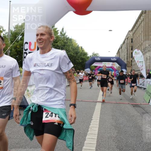 06.09.2026 - CURREX Alsterlauf Yannick Fuchs http://msf.ph/oto/10175322 06.09.2026 09:54:19 Ziel 2359, 2405, 2415, 2530, 3391, 3393, 3591, 3770, 4182, 4308, 4309, 4316, 4326, 4564, 5120, 5182, 5353, 5579, 5900, 5934, 6194, 6287, 6442, 8179 meine-sportfotos.de