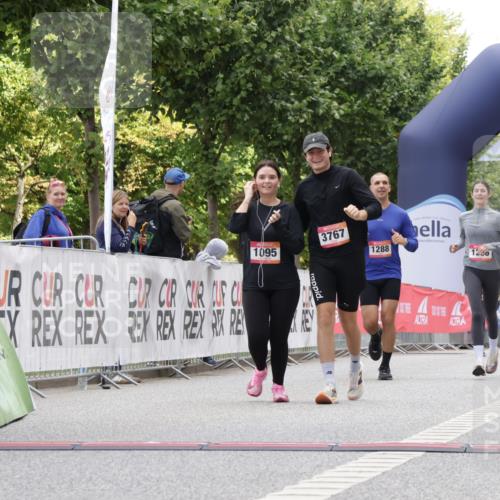 06.09.2026 - CURREX Alsterlauf Yannick Fuchs http://msf.ph/oto/10175399 06.09.2026 12:01:45 Ziel 1095, 1284, 1285, 1286, 1288 meine-sportfotos.de
