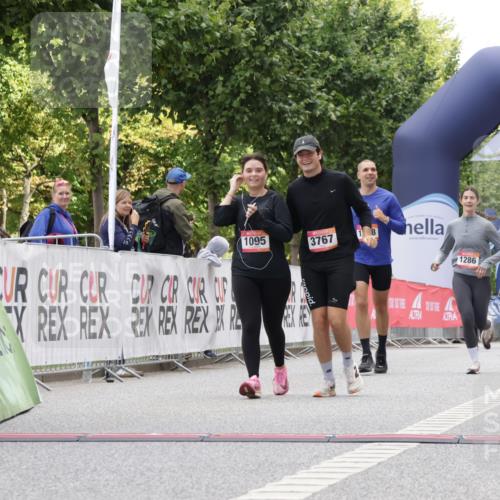 06.09.2026 - CURREX Alsterlauf Yannick Fuchs http://msf.ph/oto/10175421 06.09.2026 12:01:45 Ziel 1095, 1284, 1285, 1286, 1288 meine-sportfotos.de
