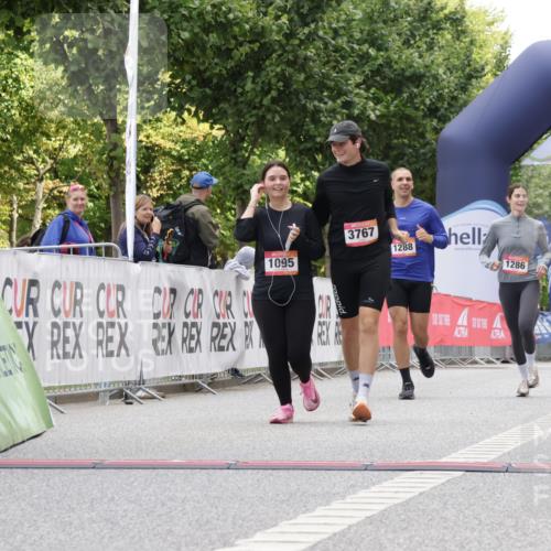 06.09.2026 - CURREX Alsterlauf Yannick Fuchs http://msf.ph/oto/10175431 06.09.2026 12:01:45 Ziel 1095, 1284, 1285, 1286, 1288 meine-sportfotos.de