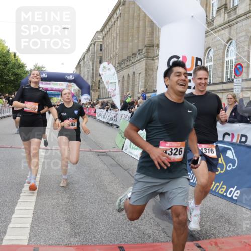 06.09.2026 - CURREX Alsterlauf Yannick Fuchs http://msf.ph/oto/10175437 06.09.2026 09:54:21 Ziel 2405, 2415, 3393, 3591, 3770, 4182, 4308, 4309, 4316, 4326, 4661, 5353, 5579, 5934, 6194, 6287, 6442, 6469, 8179 meine-sportfotos.de