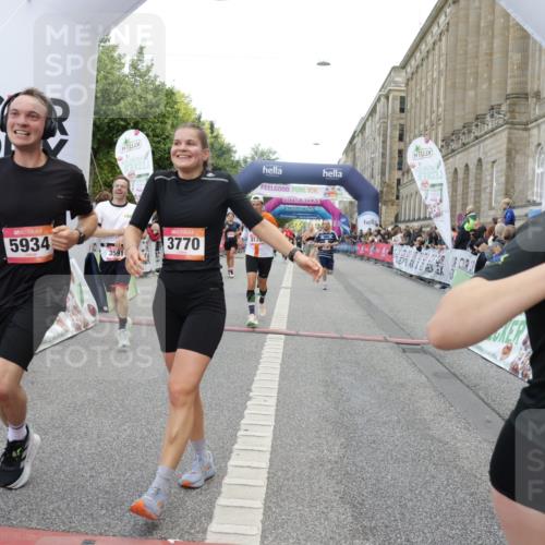 06.09.2026 - CURREX Alsterlauf Yannick Fuchs http://msf.ph/oto/10175495 06.09.2026 09:54:22 Ziel 2405, 2415, 3393, 3591, 3770, 4182, 4308, 4309, 4316, 4326, 4661, 5353, 5579, 5934, 6163, 6194, 6287, 6442, 6469, 8179 meine-sportfotos.de