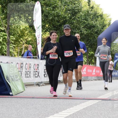 06.09.2026 - CURREX Alsterlauf Yannick Fuchs http://msf.ph/oto/10175562 06.09.2026 12:01:47 Ziel 1095, 1284, 1285, 1286, 1288 meine-sportfotos.de