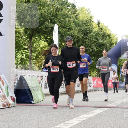 06.09.2026 - CURREX Alsterlauf Yannick Fuchs http://msf.ph/oto/10175585 06.09.2026 12:01:48 Ziel 1095, 1284, 1285, 1286, 1288, 8042 meine-sportfotos.de