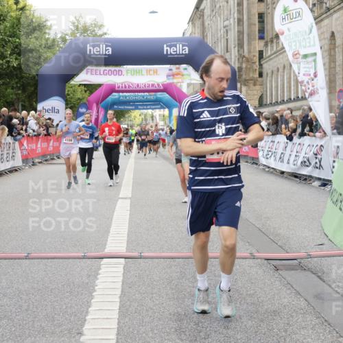 06.09.2026 - CURREX Alsterlauf Yannick Fuchs http://msf.ph/oto/10175706 06.09.2026 09:54:25 Ziel 3393, 3591, 3770, 4007, 4108, 4316, 4326, 4574, 4661, 5579, 5934, 6051, 6163, 6194, 6442, 6469, 8179 meine-sportfotos.de