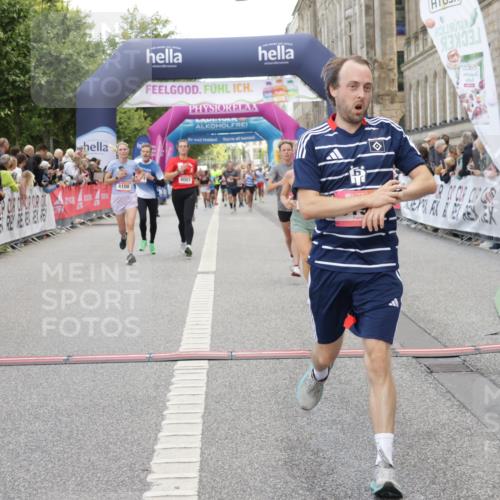 06.09.2026 - CURREX Alsterlauf Yannick Fuchs http://msf.ph/oto/10175728 06.09.2026 09:54:25 Ziel 3393, 3591, 3770, 4007, 4108, 4316, 4326, 4574, 4661, 5579, 5934, 6051, 6163, 6194, 6442, 6469, 8179 meine-sportfotos.de