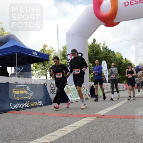 06.09.2026 - CURREX Alsterlauf Yannick Fuchs http://msf.ph/oto/10175825 06.09.2026 12:01:50 Ziel 1095, 1284, 1285, 1286, 1288, 1298, 1305, 8042 meine-sportfotos.de