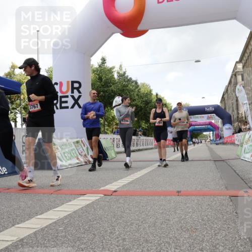 06.09.2026 - CURREX Alsterlauf Yannick Fuchs http://msf.ph/oto/10175844 06.09.2026 12:01:50 Ziel 1095, 1284, 1285, 1286, 1288, 1298, 1305, 8042 meine-sportfotos.de